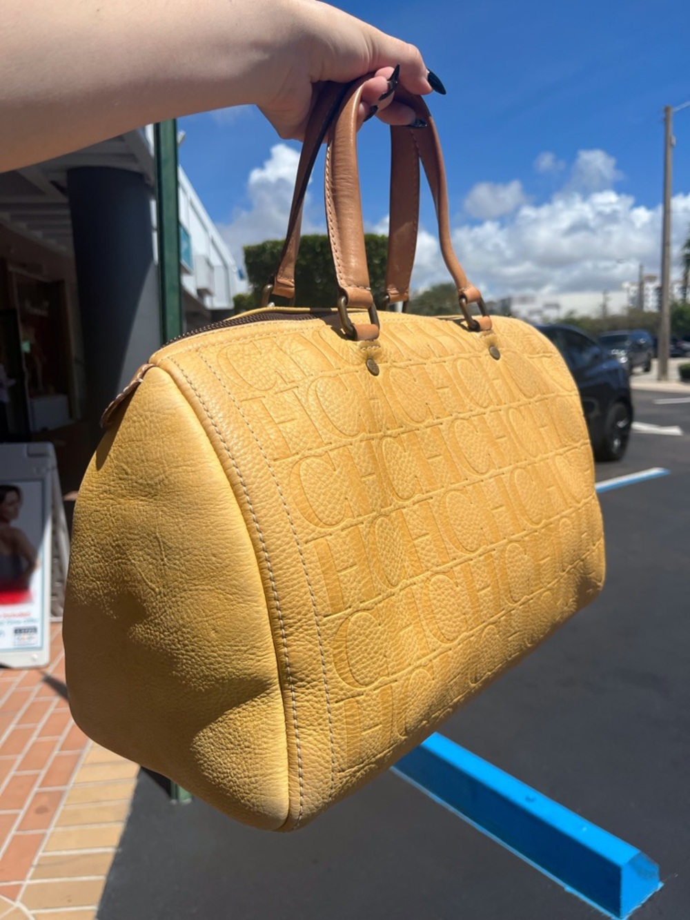 Carolina Herrera Andy 7 Yellow Handbag - Picture 2 of 12